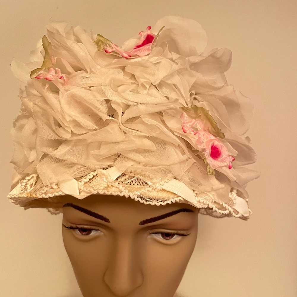 🌸🌺 VINTAGE 🌺🌸 Ladies’ Hat From the 60’s 🌸🌺. VINTAGE 🌺🌸 RARE!!!